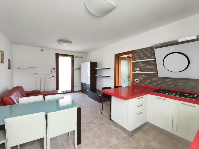 Nelle immediate vicinanze del rinomato quartiere residenziale Pescarini di Abano Terme, proponiam...