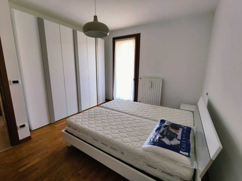 Vicinanza quartiere Pescarini, proponiamo all'interno di un residence ubicato in zona comoda ai s...