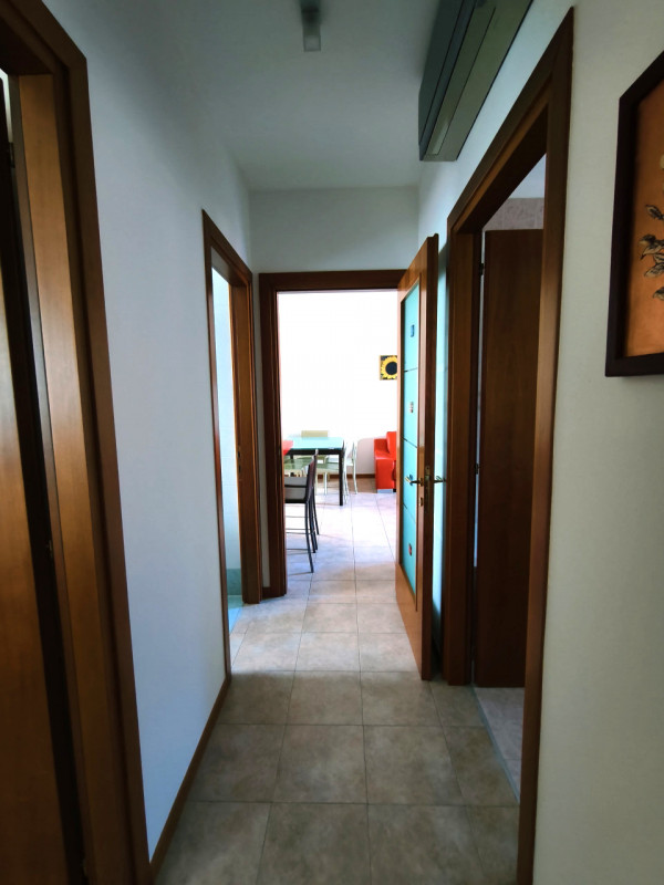 Vicinanza quartiere Pescarini, proponiamo all'interno di un residence ubicato in zona comoda ai s...