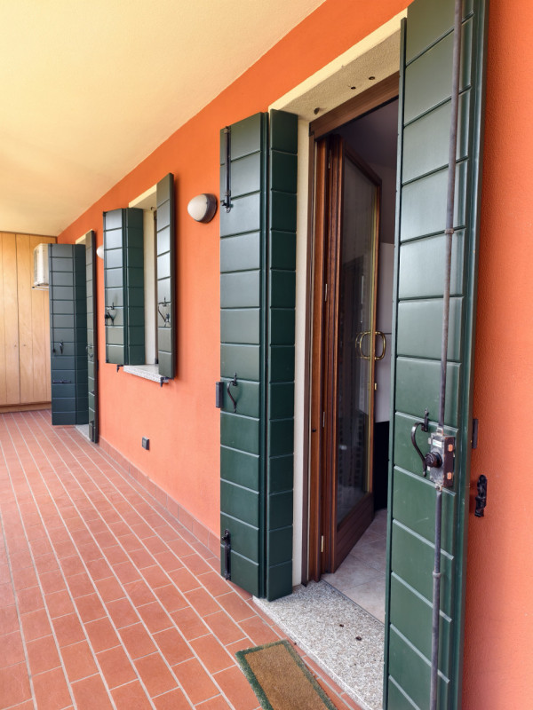 Vicinanza quartiere Pescarini, proponiamo all'interno di un residence ubicato in zona comoda ai s...