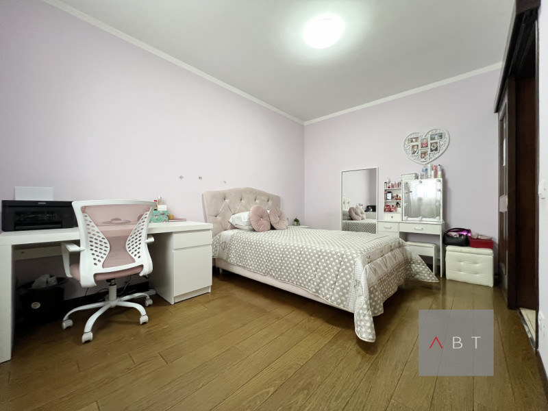 Casa singola parzialmente ristrutturata e composta di: ingresso, soggiorno, cucina, tre camere, d...