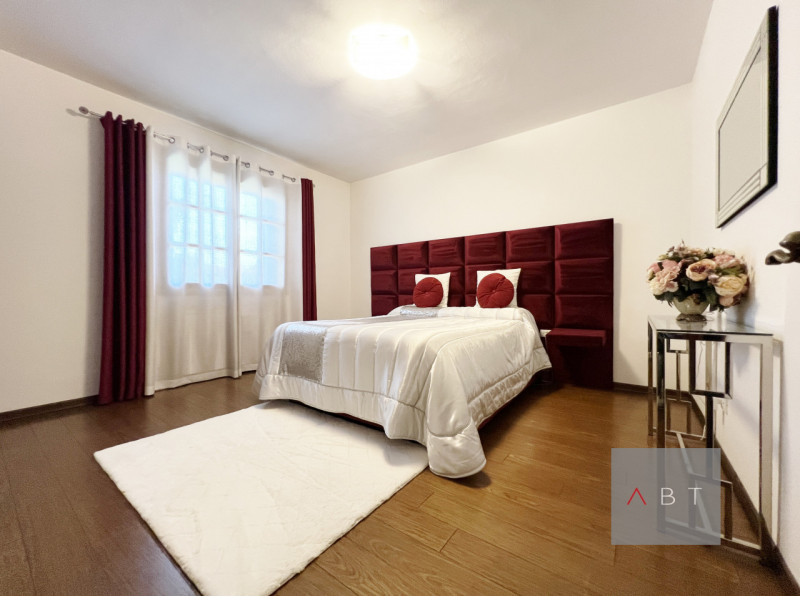 Casa singola parzialmente ristrutturata e composta di: ingresso, soggiorno, cucina, tre camere, d...