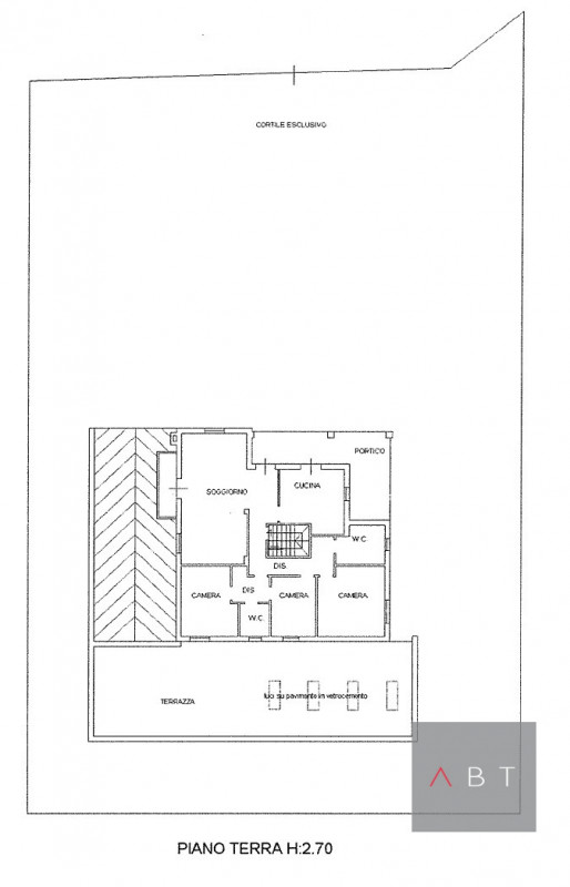 Casa singola parzialmente ristrutturata e composta di: ingresso, soggiorno, cucina, tre camere, d...