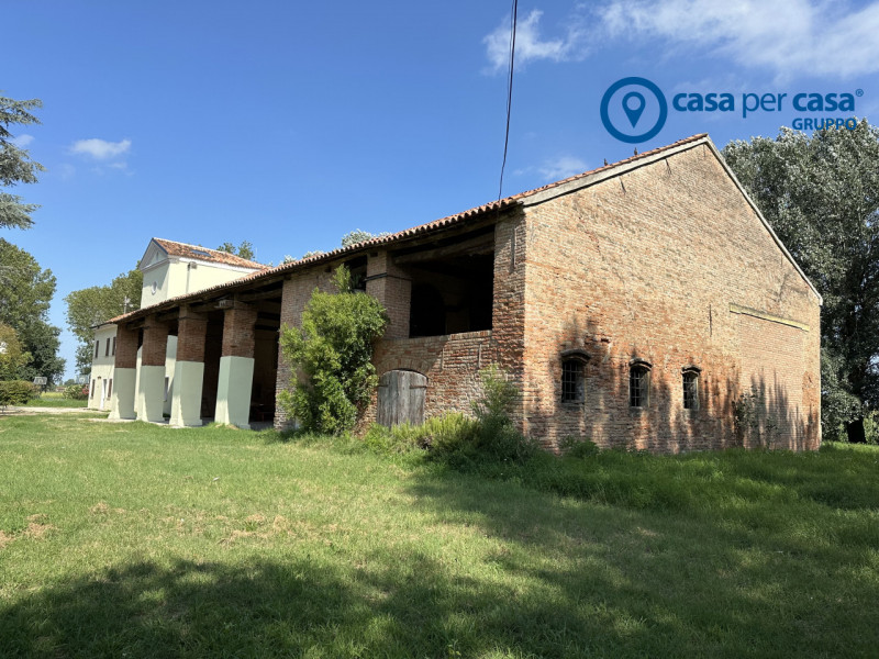 Casa padronale circondata da comfort, tranquillità e tanto verde.

Queste sono le caratteristiche...