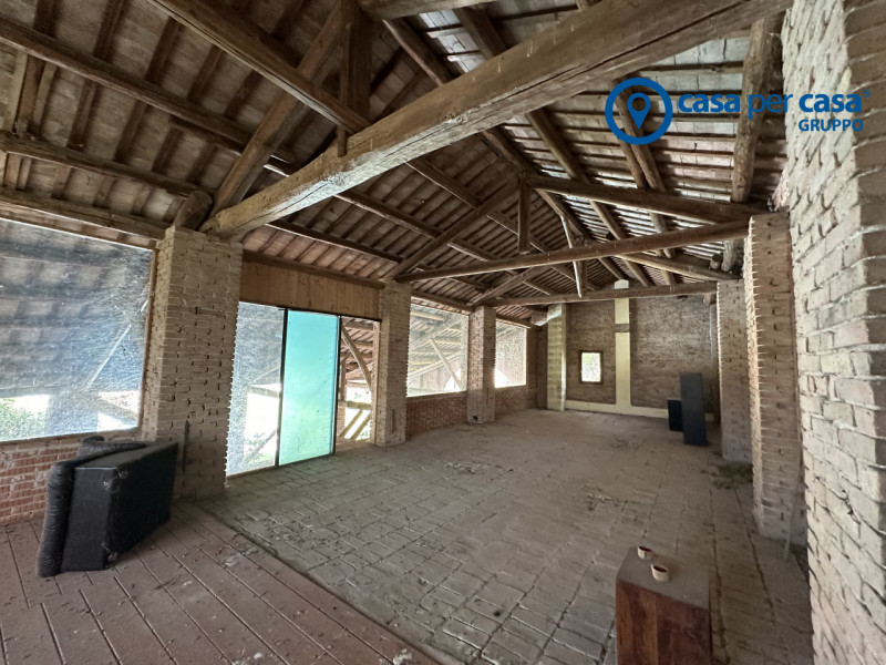 Casa padronale circondata da comfort, tranquillità e tanto verde.

Queste sono le caratteristiche...