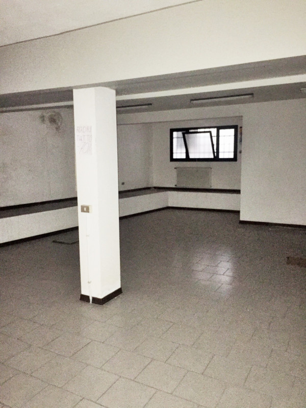 (Per INFO 3316190143) A Castelfranco Veneto, a pochi passi dal centro, proponiamo in affitto nego...