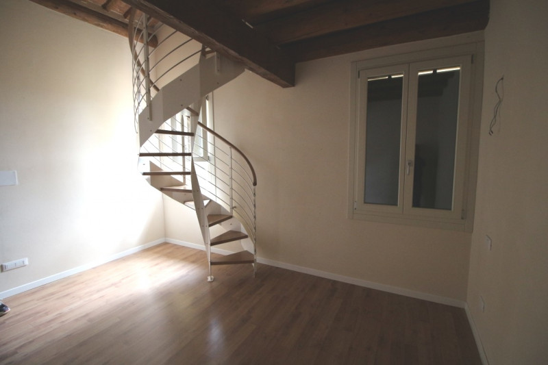 Cervarese S.C. Montemerlo. Affittasi Locazione appartamento su prestigiosa villa storica completa...