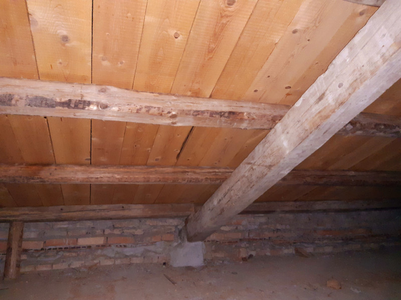 In esclusiva a Battaglia Terme si propone in vendita al secondo ed ultimo piano, all’interno di u...