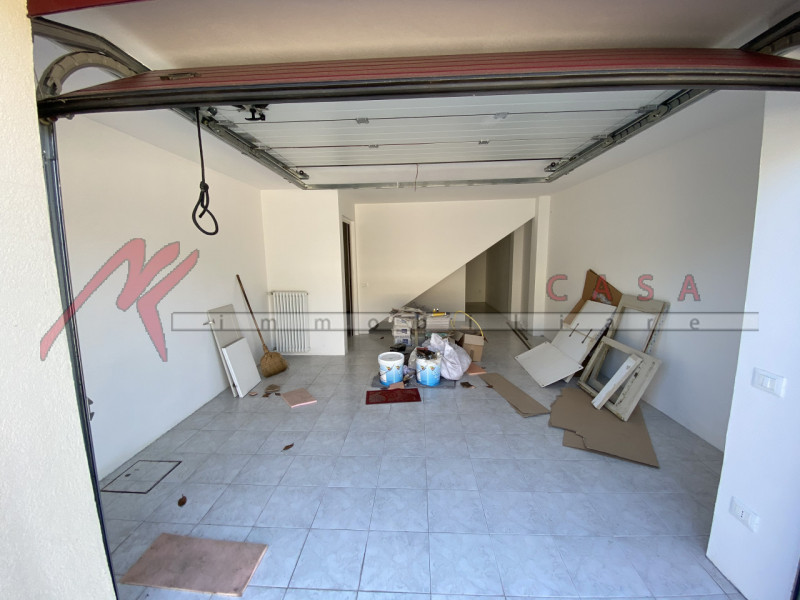 A Codevigo, vicino al centro paese, proponiamo bilocale al piano primo,  completamente arredato, ...