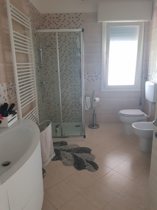 Scoprite la vostra nuova casa....questa incantevole villetta singola, situata interamente al pian...