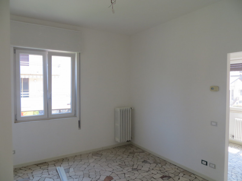 Al primo piano, senza ascensore, di una tranquilla palazzina di sole quattro unità abitative, pro...