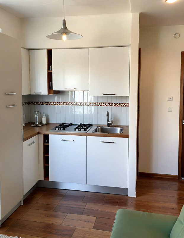 (Per info Cristina 3389226442) A Padova, zona Largo Europa, in palazzina con ascensore e servizio...