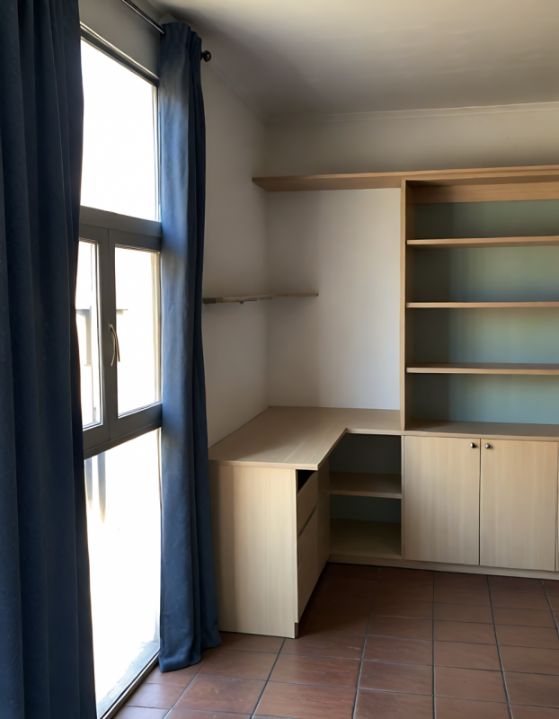 (Per info Cristina 3389226442) A Padova, zona Largo Europa, in palazzina con ascensore e servizio...