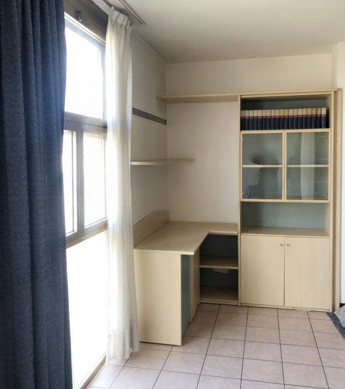 (Per info Cristina 3389226442) A Padova, zona Largo Europa, in palazzina con ascensore e servizio...