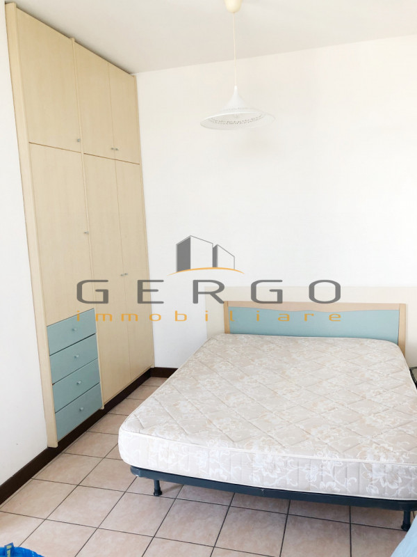 (Per info Cristina 3389226442) A Padova, zona Largo Europa, in palazzina con ascensore e servizio...