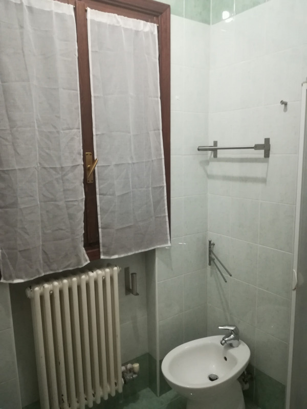 ZONA DUOMO VIA EUGANEA Appartamento ben arredato in zona centrale tranquilla, dotato di scoperto ...