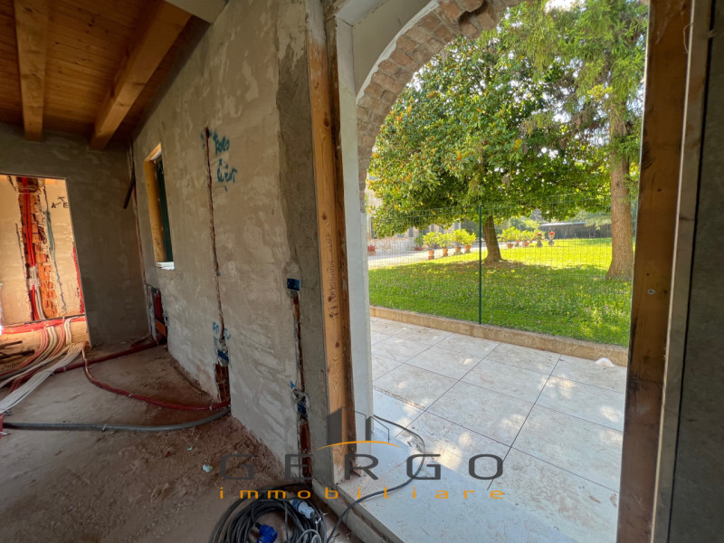 (Per INFO Cristina 3389226442) NOSTRA ESCLUSIVA! Ad Albignasego, in zona Mandriola, via Marconi, ...