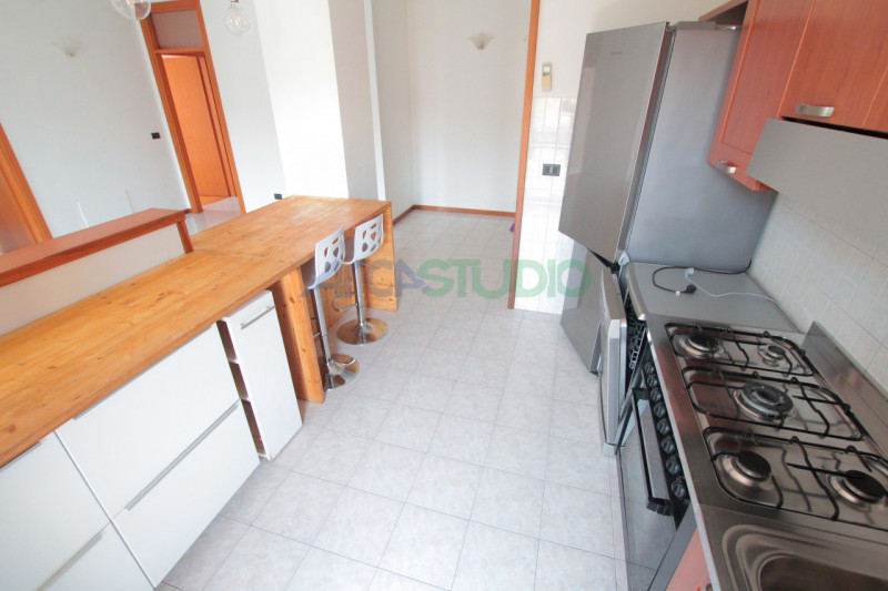 BOLZANO VICENTINO – AMPIO TRICAMERE BISERVIZI CON GARAGE DOPPIO
Disponibile esclusivamente a pers...