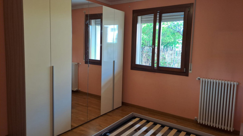 Abano Terme, nel quartiere residenziale di Giarre, proponiamo in locazione appartamento bilocale ...