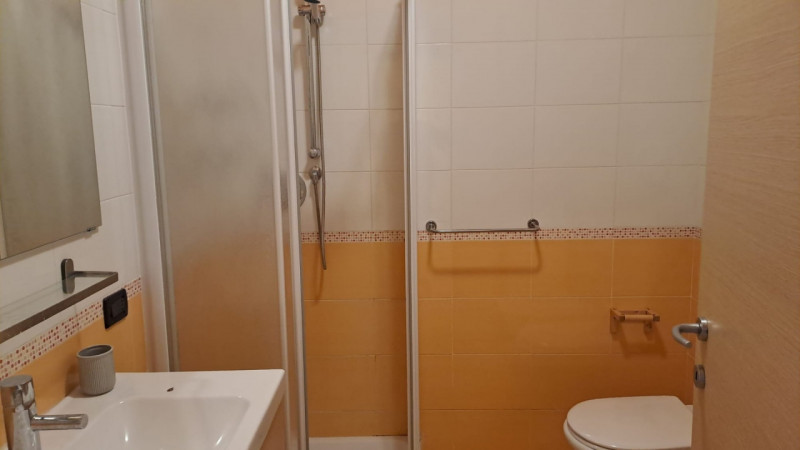 Abano Terme, nel quartiere residenziale di Giarre, proponiamo in locazione appartamento bilocale ...