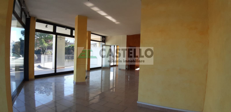 Vigodarzere Terraglione su posizione di passaggio, liberi da subito negozi/uffici in affitto, con...