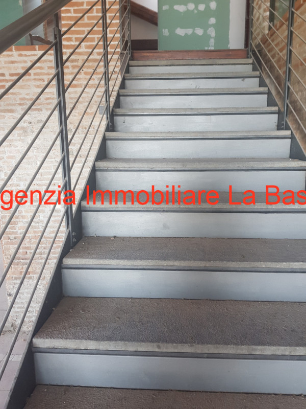 A due km dal centro di Este, si trova questo importante e favoloso rustico di campagna. Con una s...