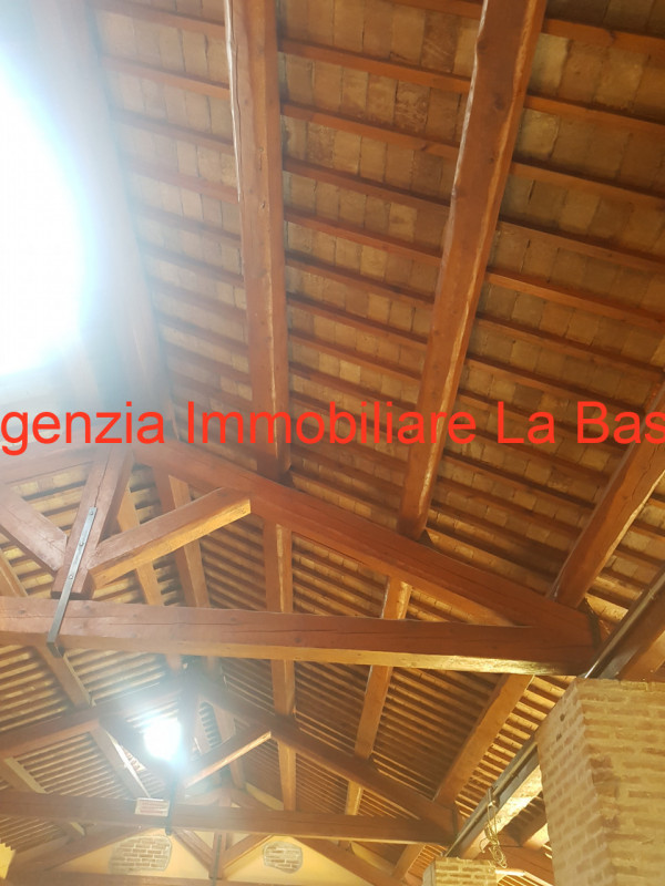 A due km dal centro di Este, si trova questo importante e favoloso rustico di campagna. Con una s...