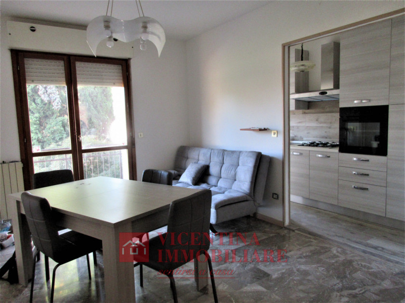 VICENZA- ANCONETTA: all'interno di una via chiusa, in palazzina ben tenuta, BICAMERE COMPLETAMENT...