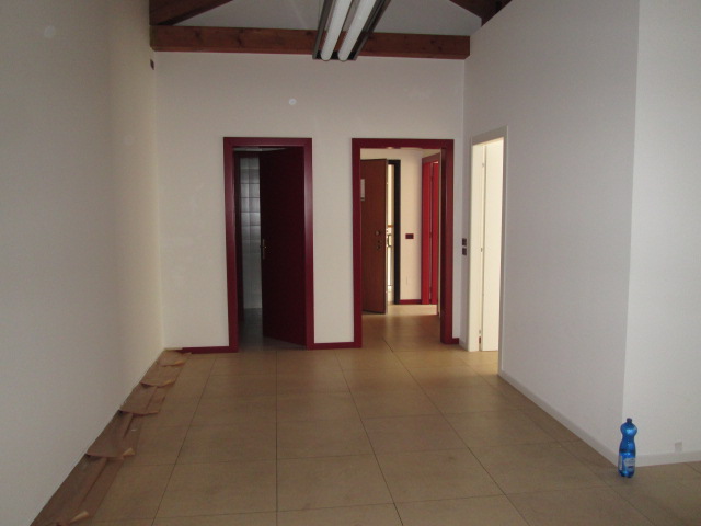 Inserito nel cuore del centro storico di Vicenza, precisamente in viale Verdi, proponiamo in loca...