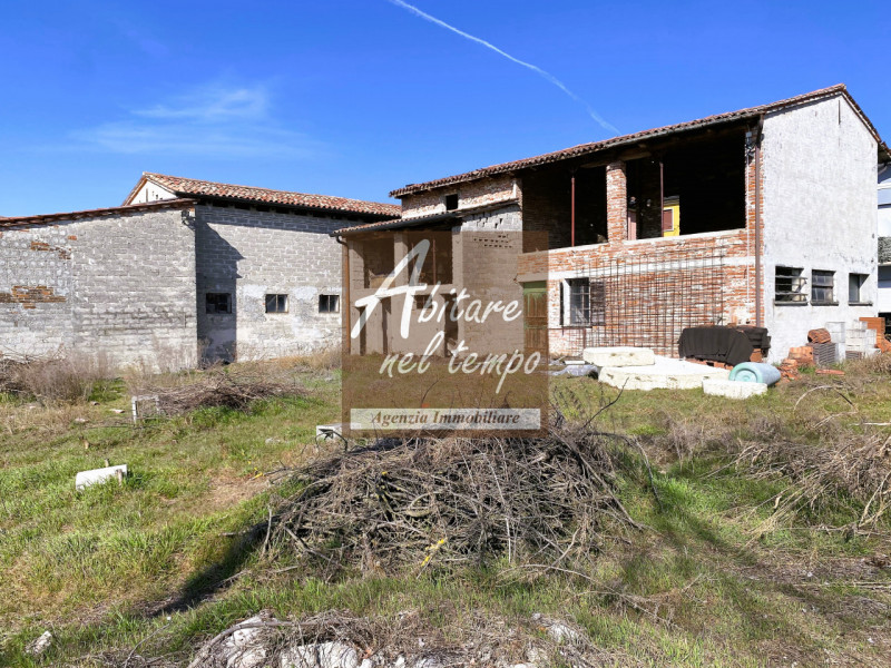 TOMBOLO (PD) - Onara

Vi proponiamo in vendita un rustico di circa 200 mq completamente affacciat...