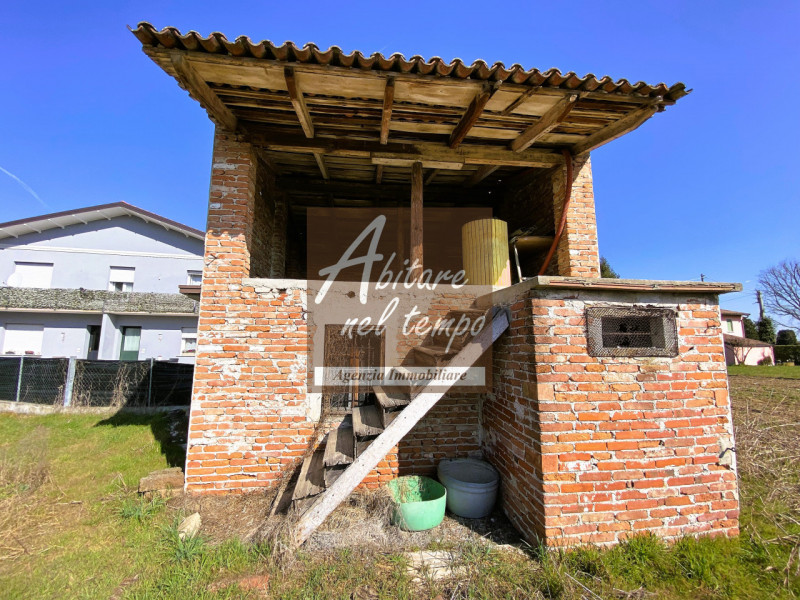 TOMBOLO (PD) - Onara

Vi proponiamo in vendita un rustico di circa 200 mq completamente affacciat...