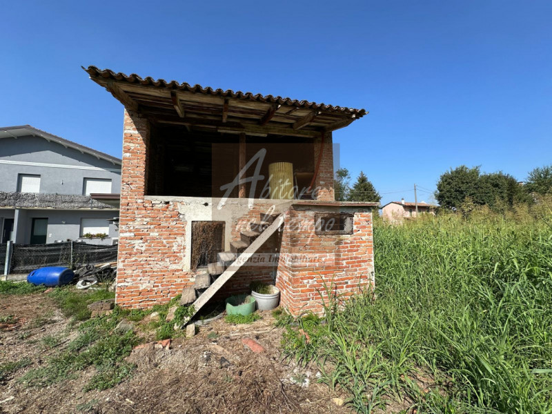 TOMBOLO (PD) - Onara

Vi proponiamo in vendita un rustico di circa 200 mq completamente affacciat...