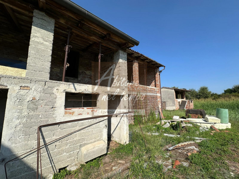 TOMBOLO (PD) - Onara

Vi proponiamo in vendita un rustico di circa 200 mq completamente affacciat...