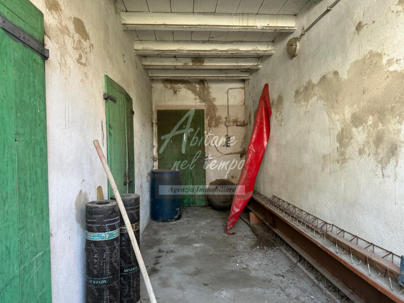 TOMBOLO (PD) - Onara

Vi proponiamo in vendita un rustico di circa 200 mq completamente affacciat...