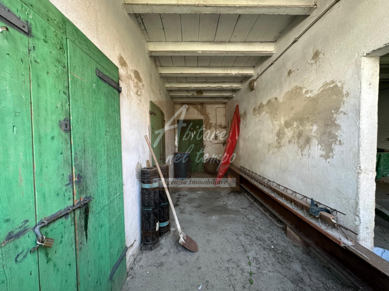 TOMBOLO (PD) - Onara

Vi proponiamo in vendita un rustico di circa 200 mq completamente affacciat...