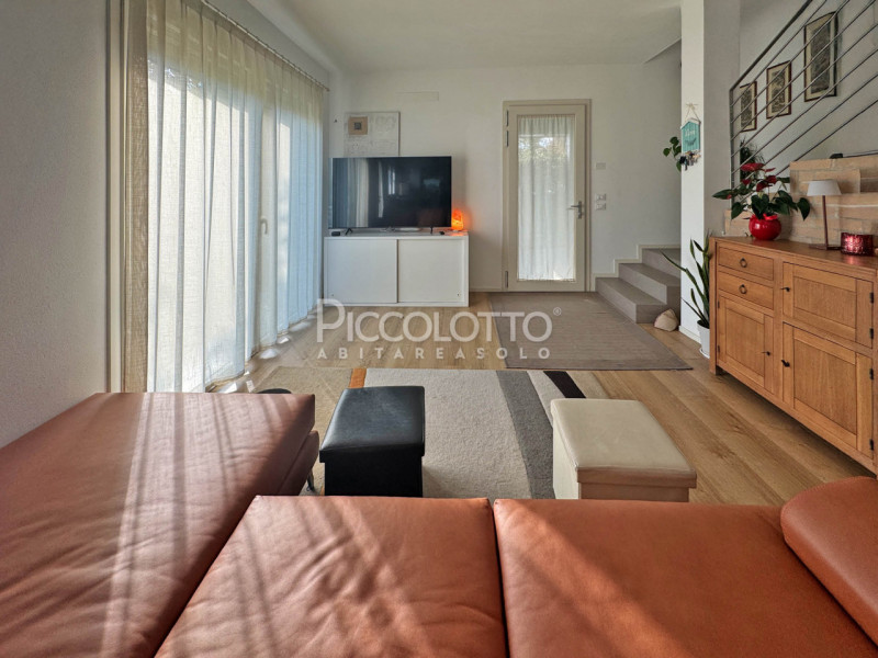 Rif. V4452 - Maser, località Coste, villetta singola di recentissima costruzione in vendita, como...