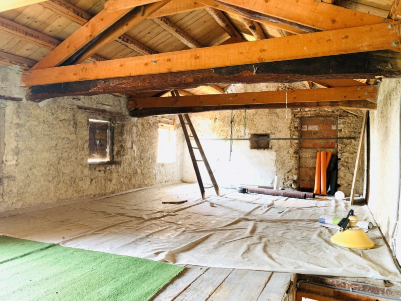 Ns Esclusiva - Osigo - €93.000!!!!!!!!
Vendiamo casale dalle metrature decisamente generose.Tre l...