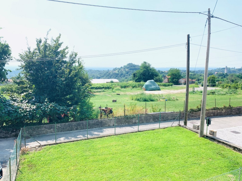 Ns Esclusiva - Osigo - €93.000!!!!!!!!
Vendiamo casale dalle metrature decisamente generose.Tre l...