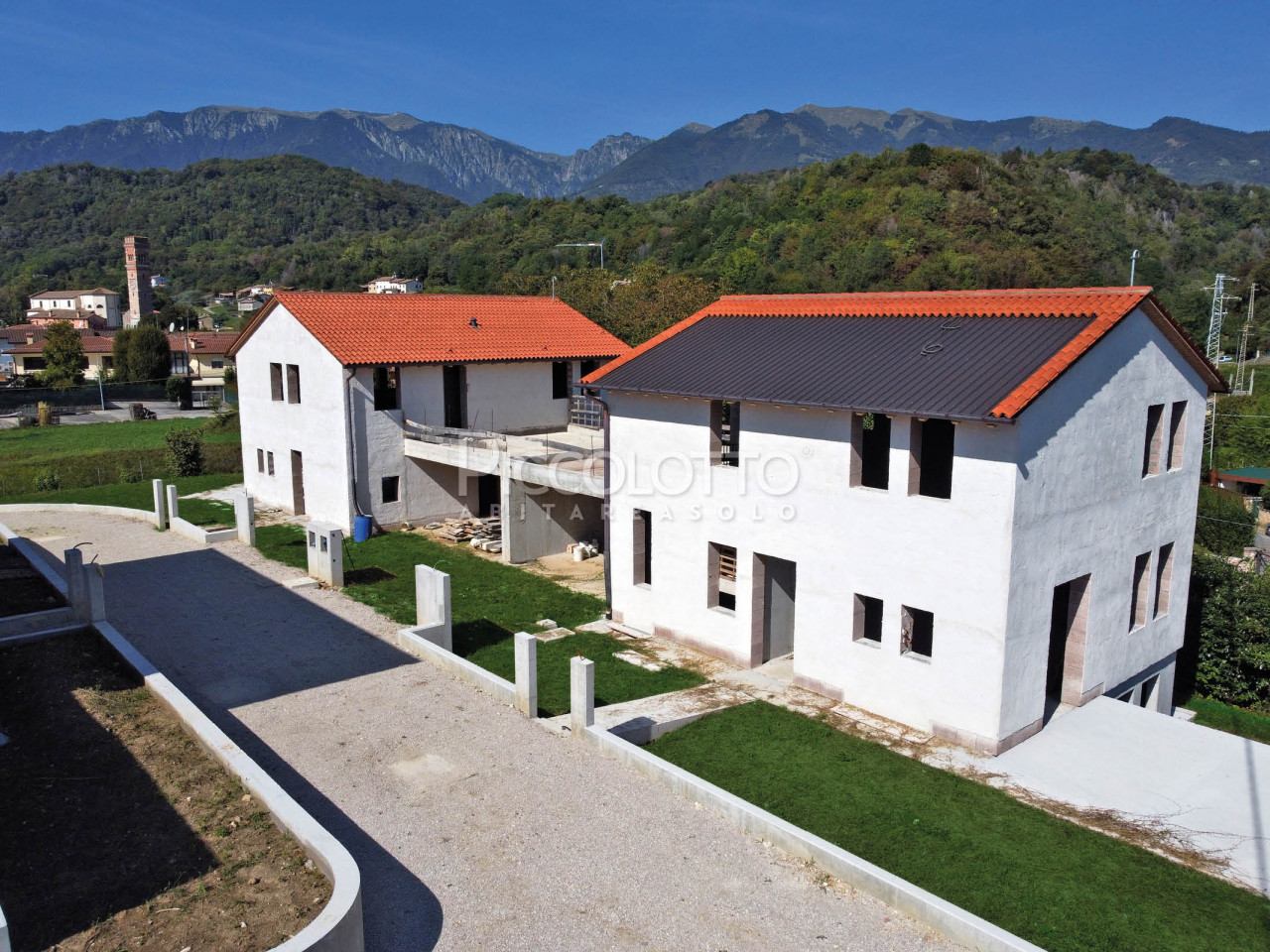 Castelcucco - Villa Bifamiliare di nuova costruzione finita chiavi in mano