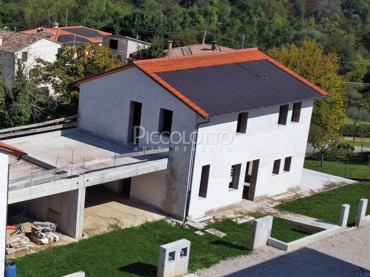 Castelcucco - Villa Bifamiliare di nuova costruzione finita chiavi in mano