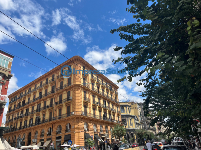 Napoli Affitto Negozio