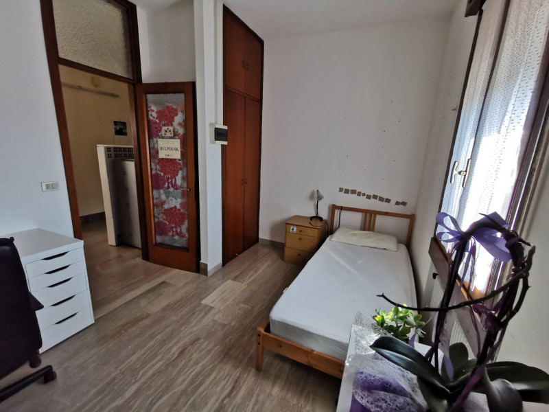 Disponibile 1 POSTO LETTO IN DOPPIA PER RAGAZZA

Poco distante dal centro e dal campus Agripolis,...