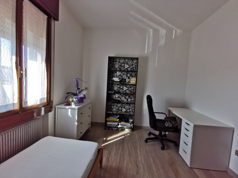 Disponibile 1 POSTO LETTO IN DOPPIA PER RAGAZZA

Poco distante dal centro e dal campus Agripolis,...