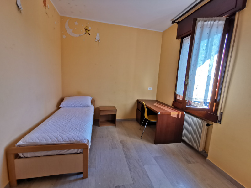 Disponibile 1 POSTO LETTO IN DOPPIA PER RAGAZZA

Poco distante dal centro e dal campus Agripolis,...