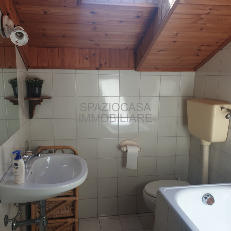 Padova Centro, Piazza Castello
Spaziocasa Immobiliare propone in vendita un palazzetto su più liv...