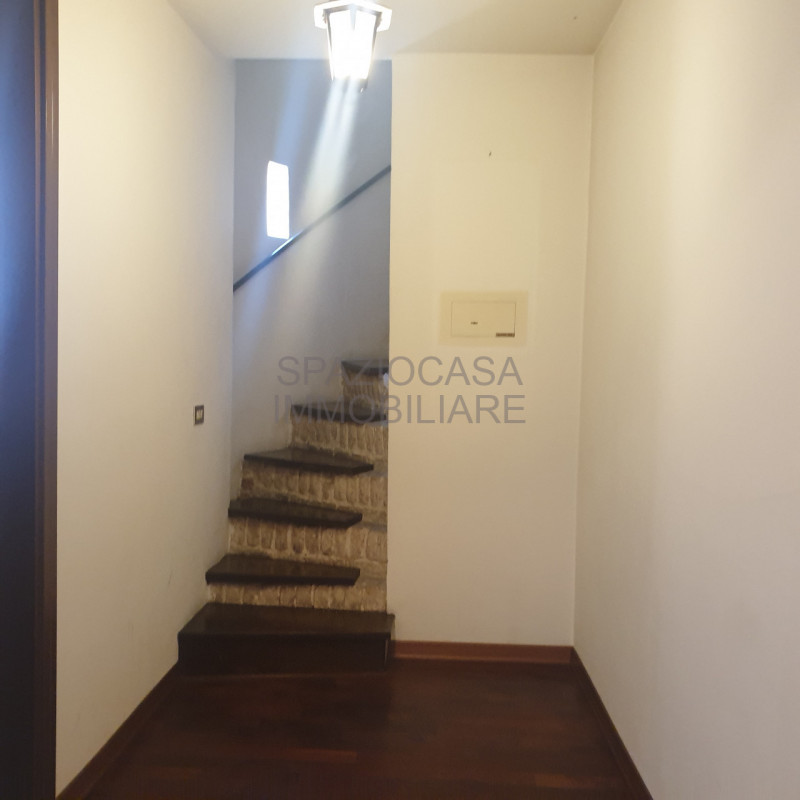 Padova Centro, Piazza Castello
Spaziocasa Immobiliare propone in vendita un palazzetto su più liv...