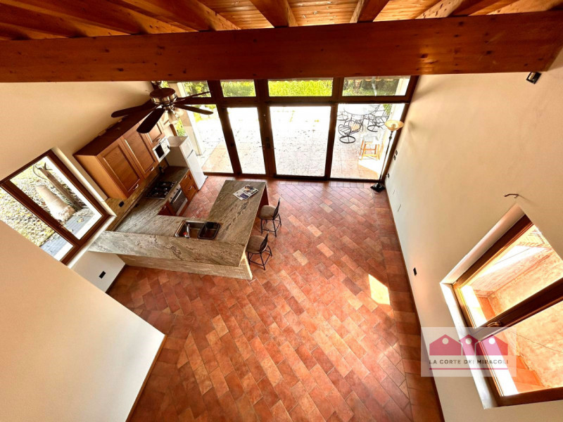 MONTEVIALE COLLINA: SINGOLA MQ. 225 SU 3 LIVELLI, CUCINA ARREDATA ABITABILE. SOGGIORNO, 2 CAMERE,...