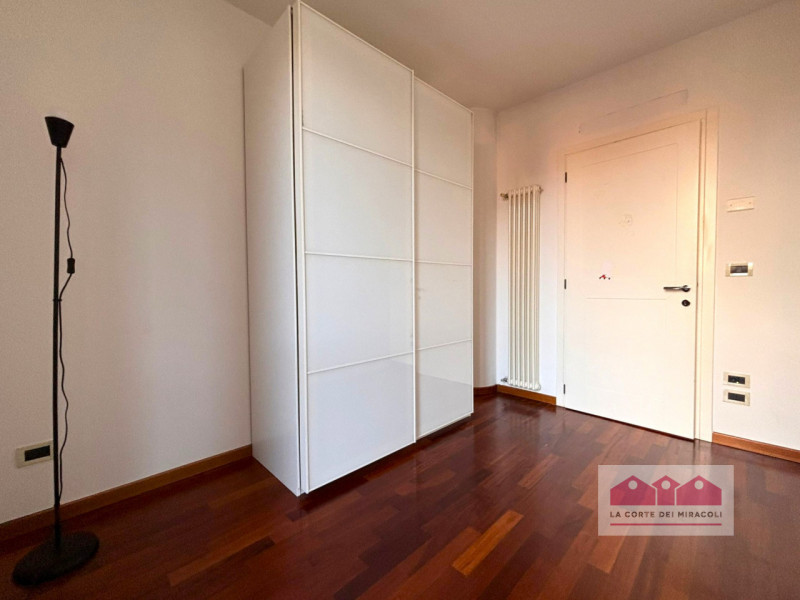 MURE SAN MICHELE: IN ELEGANTE CONTESTO DI RECENTE COSTRUZIONE, PROPONIAMO TRICAMERE PARZIALMENTE ...