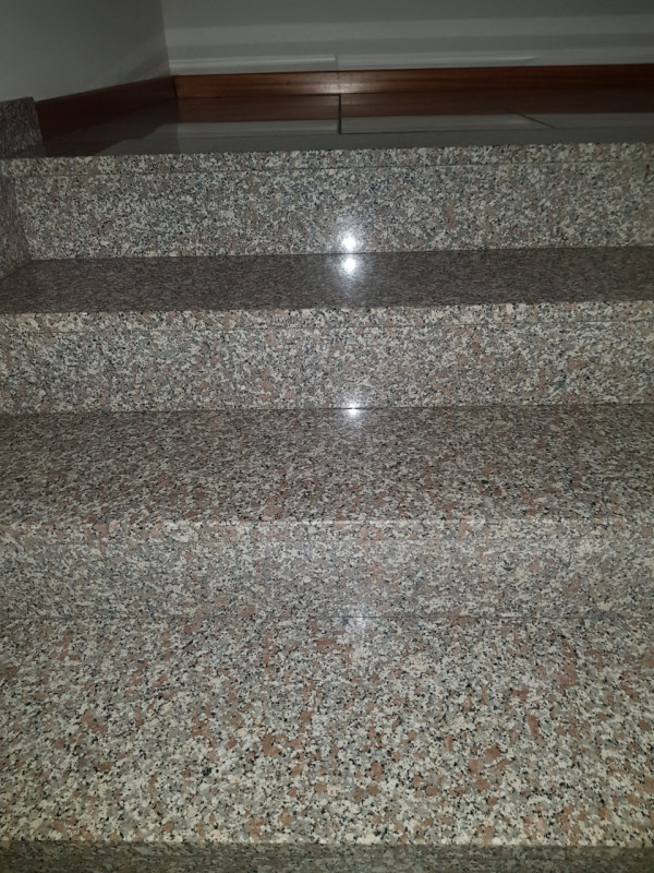 Si propone in VENDITA al primo piano di un fabbricato di recente costruzione servito anche da asc...