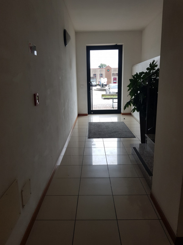 Si propone in VENDITA al primo piano di un fabbricato di recente costruzione servito anche da asc...